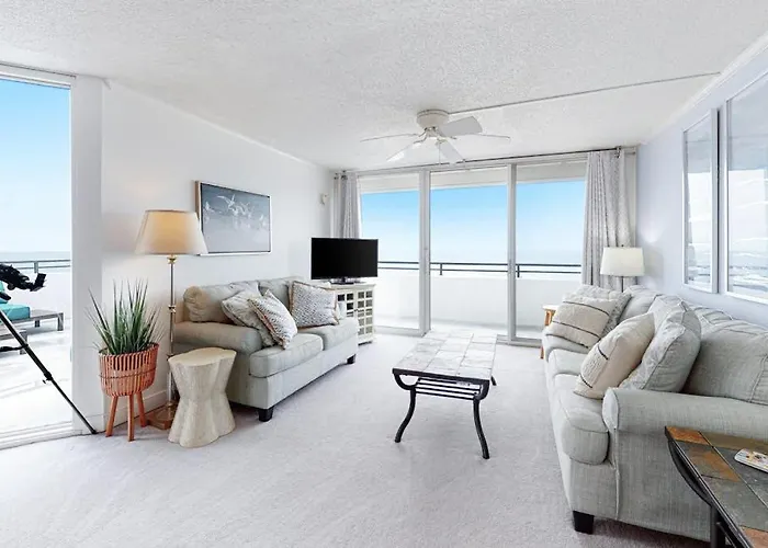Newly Updated Oceanfront Veranda With Private Deck Wifi Ac & Shared Pool Holiday home *