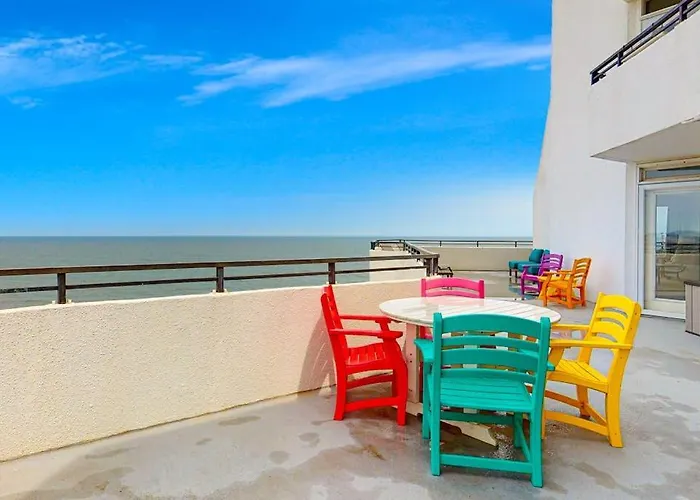 Newly Updated Oceanfront Veranda With Private Deck Wifi Ac & Shared Pool
