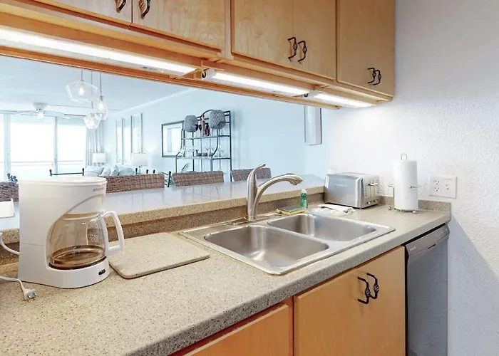 Holiday home Newly Updated Oceanfront Veranda With Private Deck Wifi Ac & Shared Pool