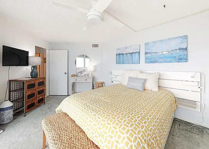 Newly Updated Oceanfront Veranda With Private Deck Wifi Ac & Shared Pool Holiday home Ocean City
