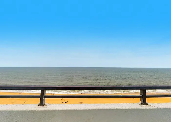 Newly Updated Oceanfront Veranda With Private Deck Wifi Ac & Shared Pool Holiday home Ocean City